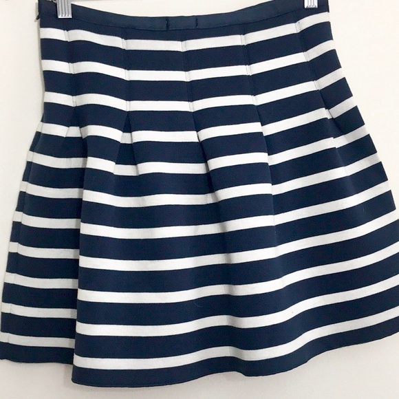 |Gap| Navy & White Striped Flared Skirt Sz Small - Picture 6 of 8